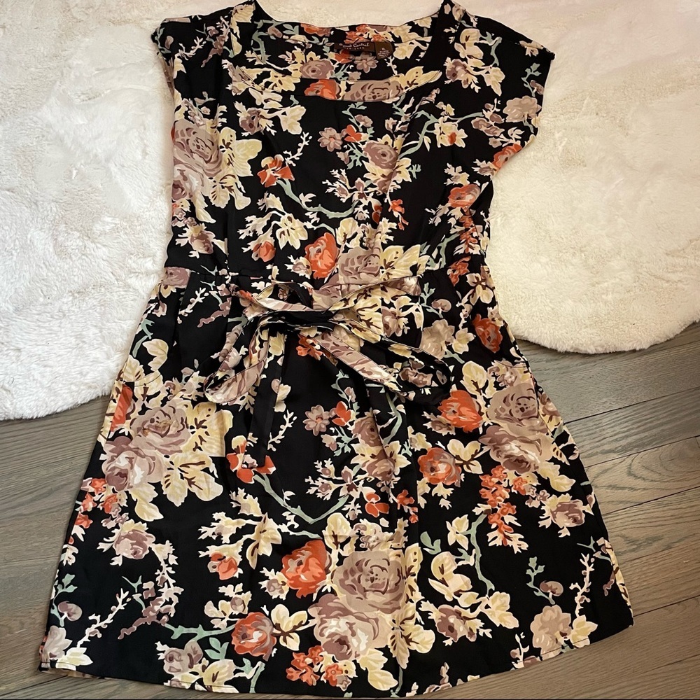Floral shift dress